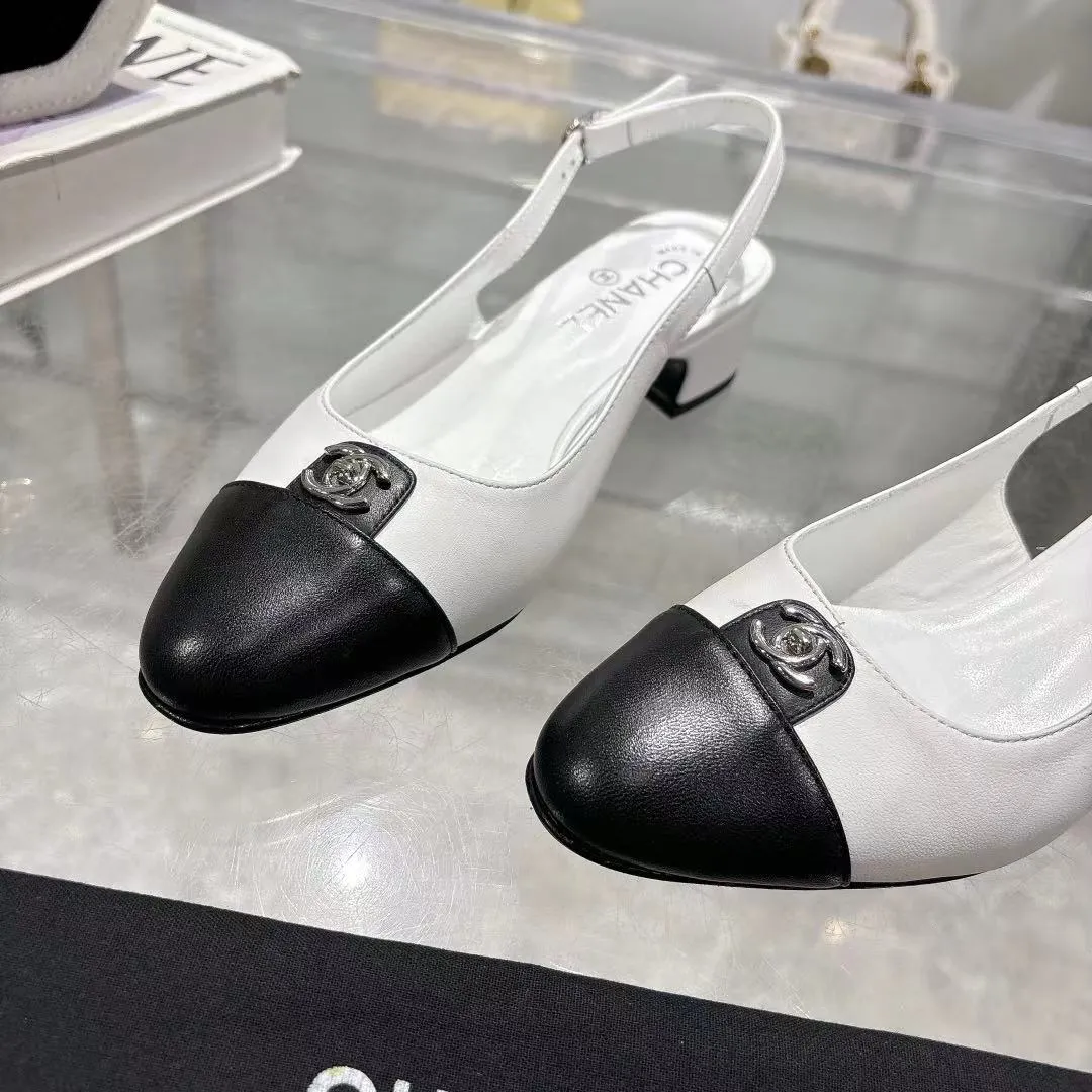 👟👟Ex-factory price 540👟👟 𝐂𝐇𝐀𝐍𝐄𝐋★Xiaoxiang New spring and summer counter new sandals, comfortable and low-heeled, a must-have for work and shopping💋 Show unique dressing style, too beautiful to say, a must-have in summer... Upper: imported sheepskin/Lining: mixed sheepskin Heel height: 3.5cm Outsole: Italian genuine leather outsole Shoe size: 35-39 (40, 41 and 42 are customized and cannot be returned or exchanged)